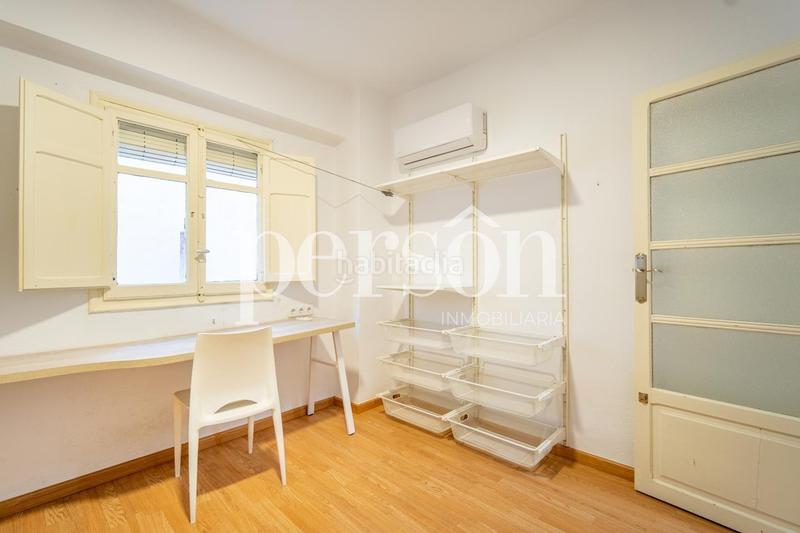 Foto 2f6e48aa-f3b8-420f-ac30-1c0d2a68f4f9. Alquiler piso magnífico piso de 5 habitaciones ideal para estudiantesresidentes en Valencia