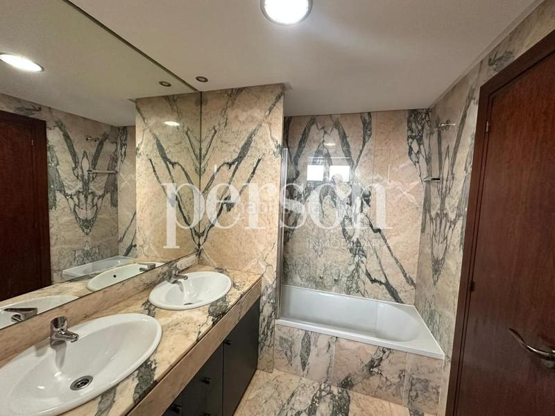 Foto 9d533e8a-1520-4b4f-9f94-e5177c1b3259. Rent flat with parking in Sant Francesc Valencia