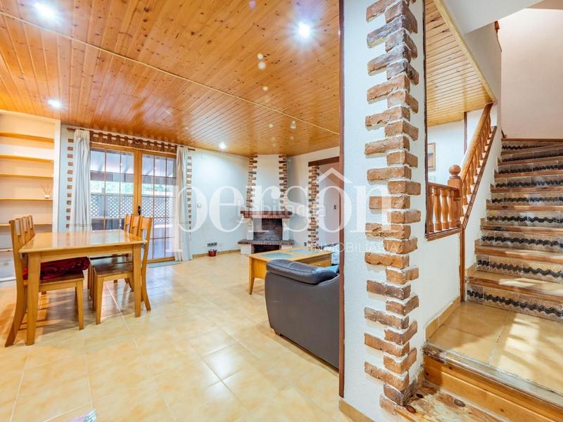 Foto 0b4ac26a-c8ff-41fe-b362-f19345fbb1bd. Maison avec chauffage piscine dans La Cañada Paterna