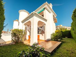 Casa aparellada a Mareny Blau. Chalet pareado en mareny blau