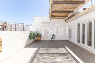 Rent Penthouse in Gran Via. Precioso apartamento en el centro de valencia