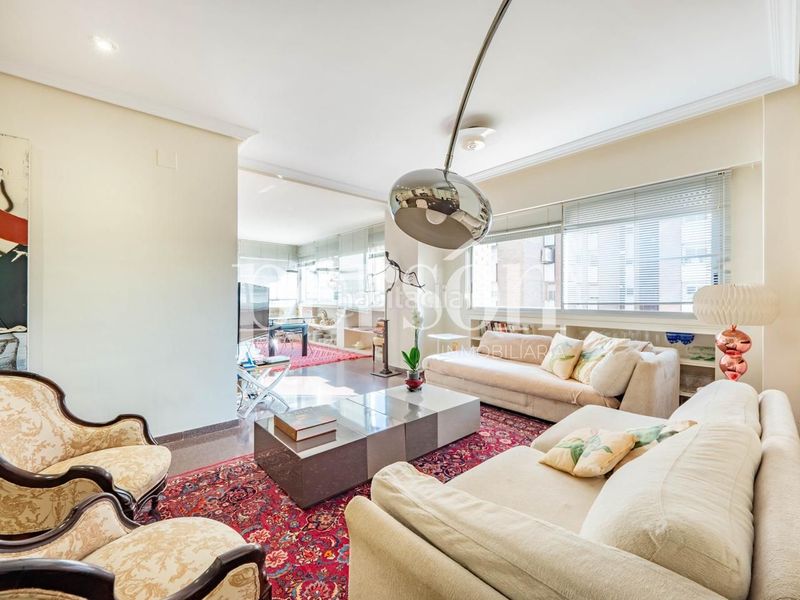 Foto 008c63ce-1c3e-40ef-a8fc-f61af69ec19c. Pis amb aparcament a Jaume Roig Valencia