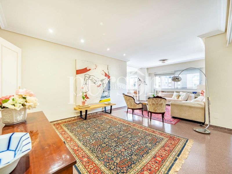 Foto 149cfe5f-73ac-44da-9e1c-21b67a2f9b19. Pis amb aparcament a Jaume Roig Valencia