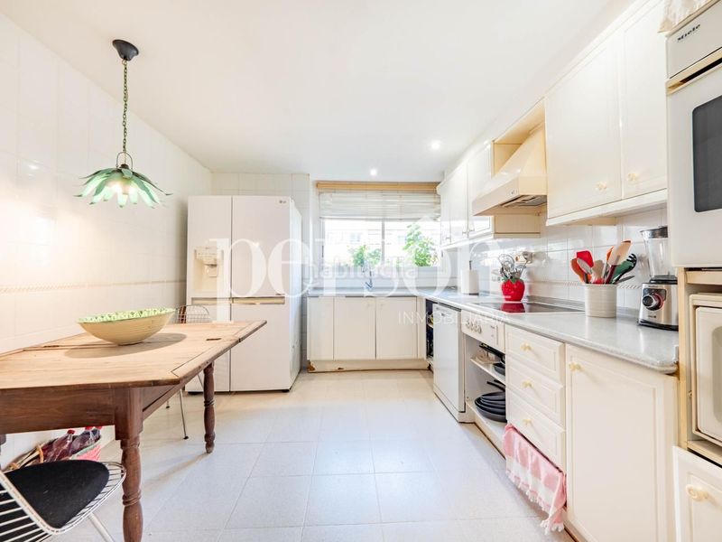 Foto 41cc1b36-1009-4123-9bf0-231e88980e10. Pis amb aparcament a Jaume Roig Valencia