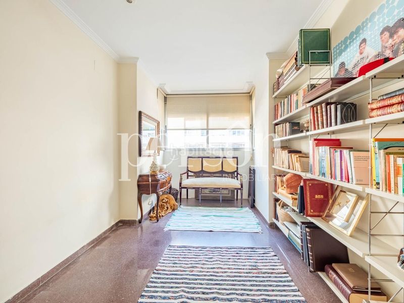 Foto 93254393-7c31-4d90-95db-6772e984edaa. Pis amb aparcament a Jaume Roig Valencia