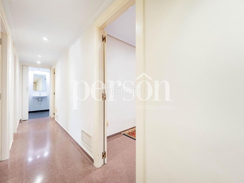 Foto bb6cfafb-c7ba-4798-a7b3-528fa88d9541. Pis amb aparcament a Jaume Roig Valencia