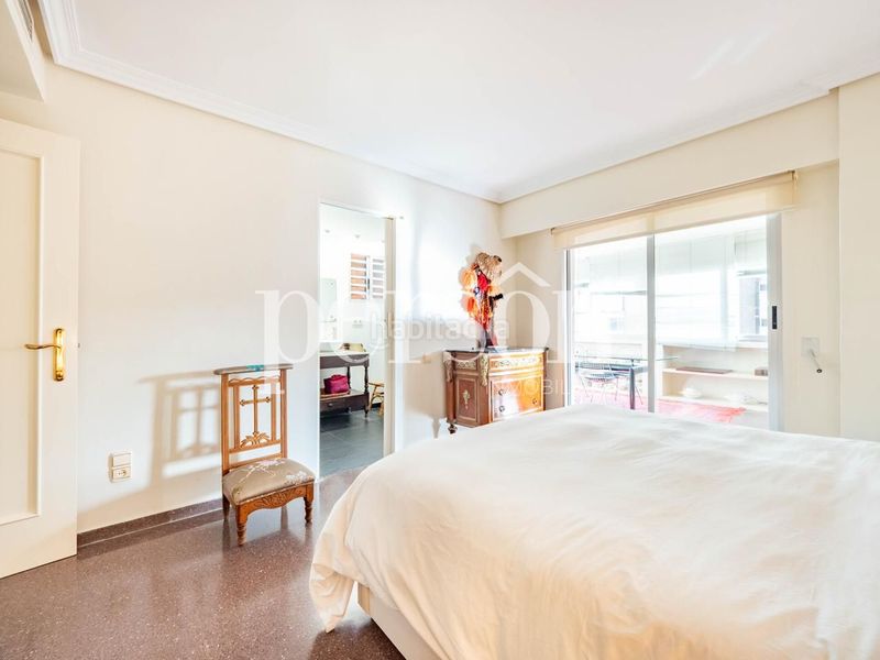 Foto e8914cd7-3afc-417d-963d-47ff9c0a6361. Pis amb aparcament a Jaume Roig Valencia