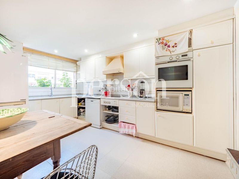 Foto e8b55b3c-ce53-4aab-a5b1-c867002ef3c9. Pis amb aparcament a Jaume Roig Valencia