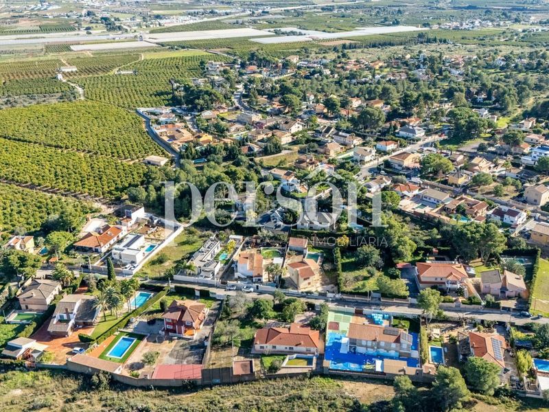 Foto 63d4b8ba-0307-42ce-8b5e-6a024fa8b6e2. Casa amb aparcament piscina a Sierra Perenchiza-Cumbres de Calicanto-Sto Domingo Chiva