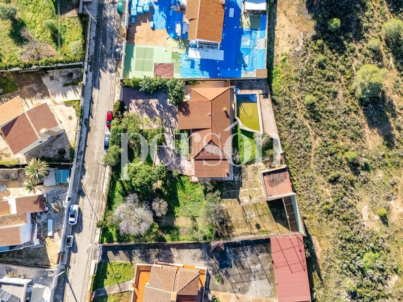 Foto 87a27dcb-fffe-4dc5-be0c-902580963598. Casa amb aparcament piscina a Sierra Perenchiza-Cumbres de Calicanto-Sto Domingo Chiva