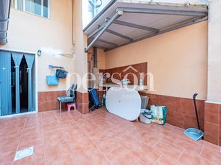 Planta baja  De quart. Magnifico bajo vivienda con amplia terraza para reformar a escas
