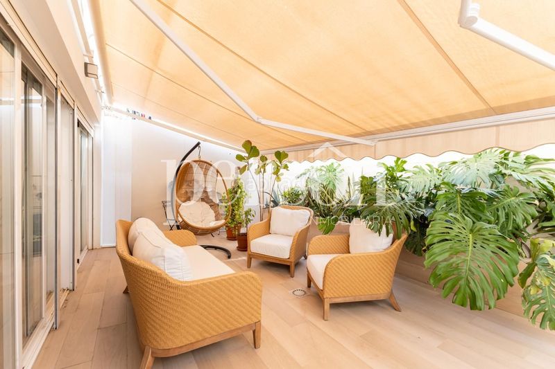 Foto 03210b54-eb83-4157-abff-e18fca457c38. Local comercial a Russafa Valencia