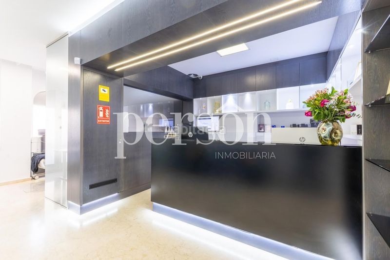 Foto 61f24448-5ae4-4df3-8529-658e825115e4. Local comercial a Russafa Valencia