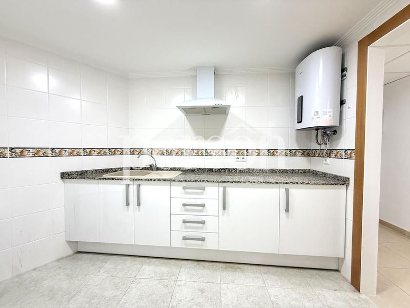 Foto 09b2a31a-001b-45a1-abce-556a020b8f49. Local comercial a Quart de Poblet