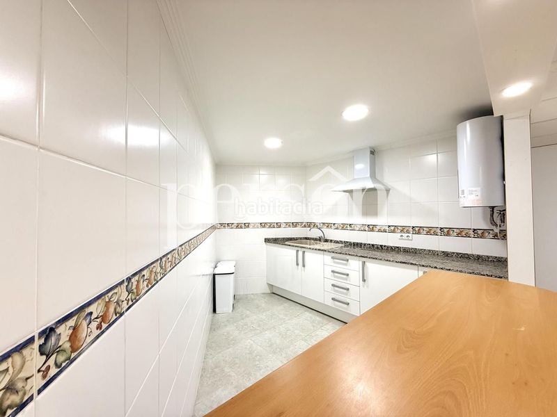Foto 3a007ae6-76ee-45f7-b611-74e353821720. Local comercial a Quart de Poblet