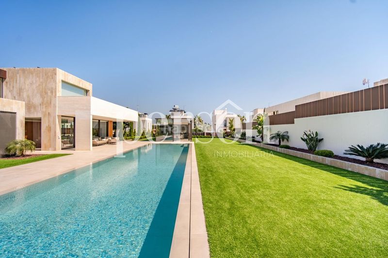 Foto 11acf9b8-ef6b-4d17-9ee8-a5ed6349942c. Casa amb calefacció piscina a Nueva Santa Barbara - Cruz de Gracia Godella