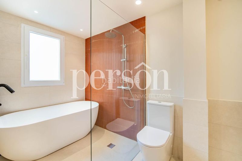 Foto bd540513-8728-4e35-acb9-a73a40fc328d. Casa adossada a Massanassa