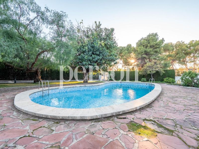 Foto 15c18e67-5055-45c1-bcaa-5ca1dcb2cb6f. Casa amb aparcament piscina a La Cañada Paterna