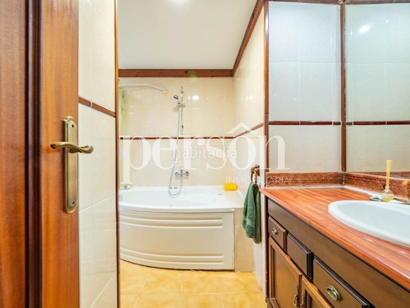 Foto cd6357cb-c26d-4317-bedf-3ff7c28ef4f7. Casa amb aparcament piscina a La Cañada Paterna