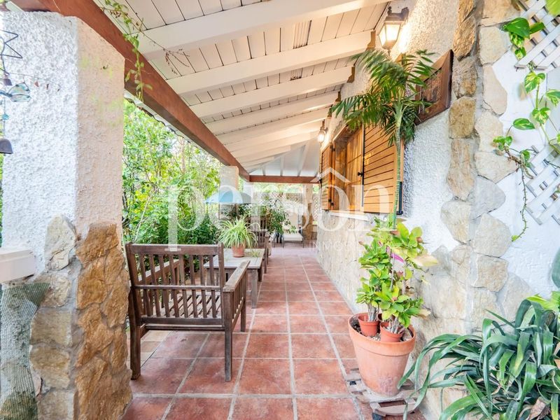 Foto 4f114b0c-370a-4f39-b012-f7261927a7a8. Casa amb aparcament piscina a La Cañada Paterna