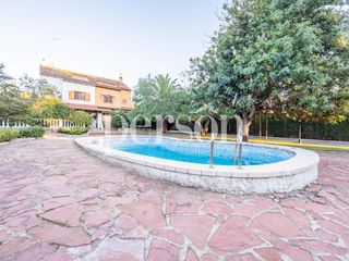 Casa a La Cañada. Chalet pareado a la venta en la cañada
