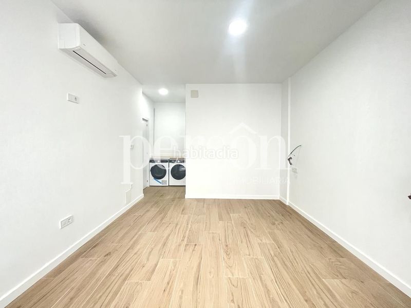 Foto f2176a7f-d54a-4b7f-ac5d-2bad1f3249bc. Local comercial a El Cabanyal-El Canyamelar Valencia