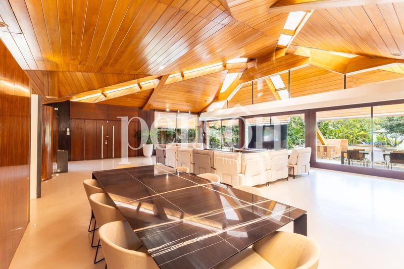 Foto b6e75bab-69e3-4aef-90df-7acb6f50f8ed. Casa amb piscina a Picassent