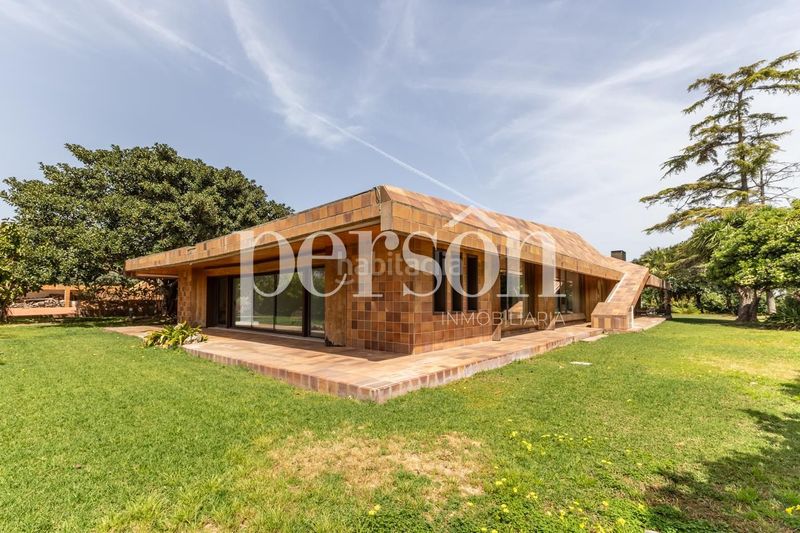Foto bd72943a-6466-4aff-aff3-3ef11f942589. Casa amb piscina a Picassent
