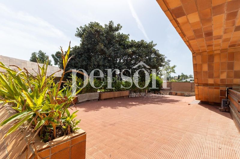 Foto ed97c70a-7c8f-47be-97c5-e7443414c38d. Casa amb piscina a Picassent