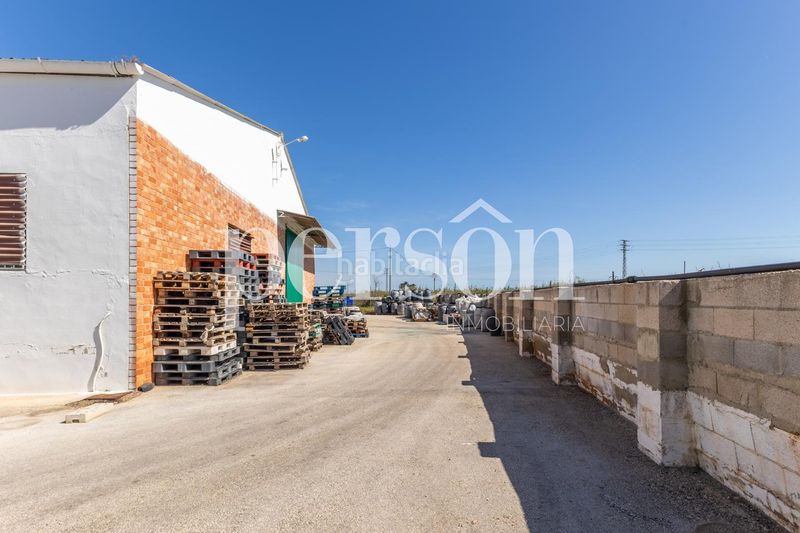 Foto 44ad1415-5452-4e14-831a-a18b08db44d8. Nave industrial venta nave industrial con parcela edificable en Alzira