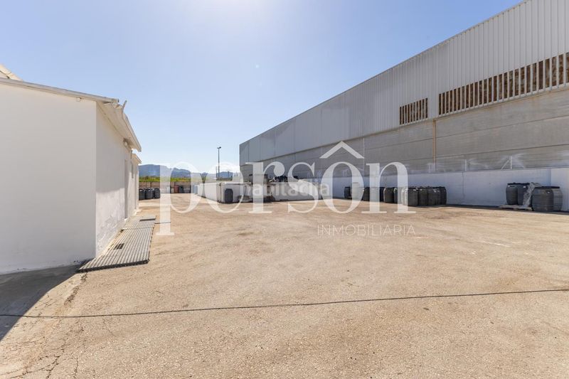 Foto 4a8ba5df-dcde-4e4a-a4f2-c06f88e5da21. Nave industrial venta nave industrial con parcela edificable en Alzira