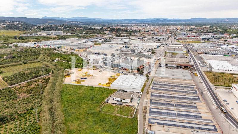 Foto f6e1fc06-eda1-4ff3-b6c1-d03520f3954d. Nave industrial venta nave industrial con parcela edificable en Alzira