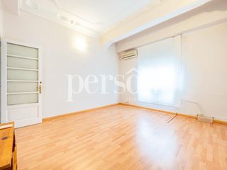 Affitto Ufficio in Russafa. Oficina con 6 despachos en el centro de valencia