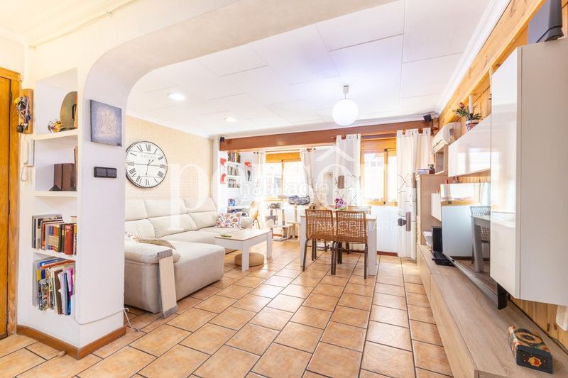 Foto 677144c5-3f85-4dd8-ab25-2eafdf9671a6. Pis a El Mercado Manises