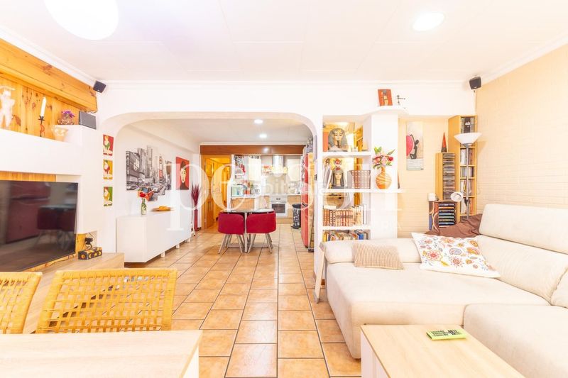 Foto 78225e56-c63c-4c6d-8fea-300b1e515e8d. Pis a El Mercado Manises