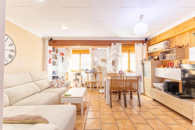 Foto af111fd9-c433-4be3-ad72-663a074739ac. Pis a El Mercado Manises