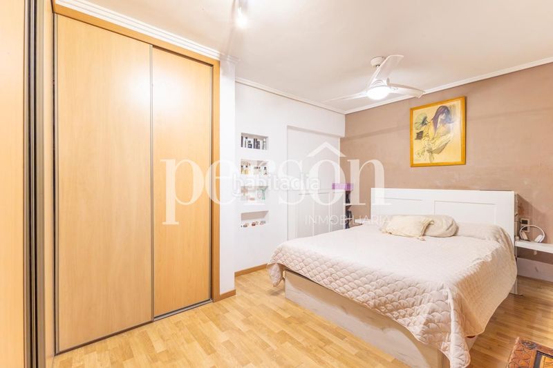 Foto b13557bc-1fc0-4538-8a15-6b691cf5b164. Pis a El Mercado Manises