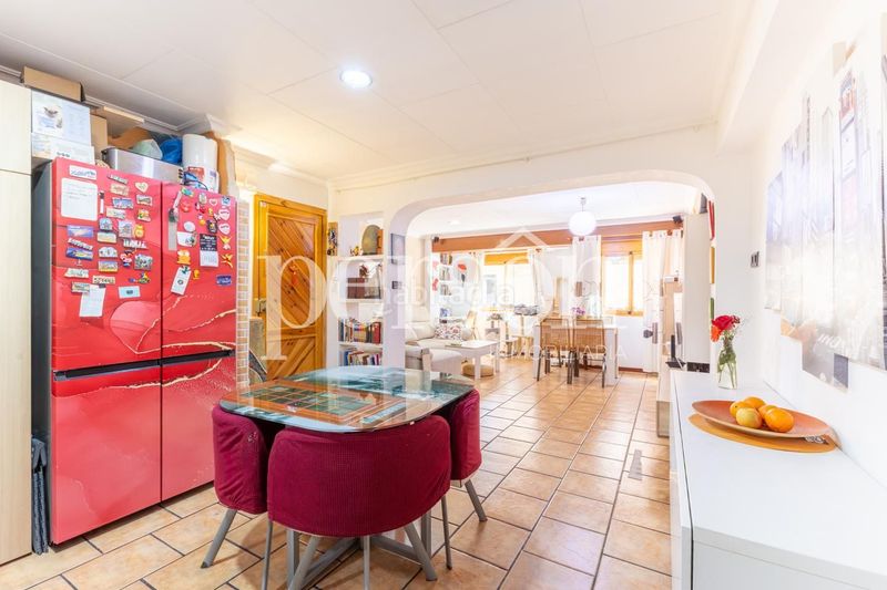 Foto bca56608-38a6-4d48-91ca-5dec15d460ab. Pis a El Mercado Manises