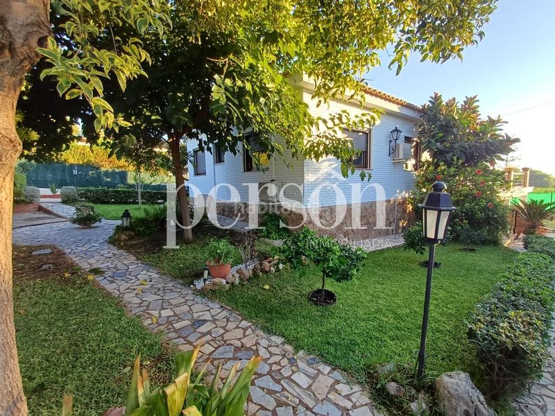 Foto 41917d98-2784-42ed-9c0b-785f645b2449. Casa amb piscina a La Loma Chiva