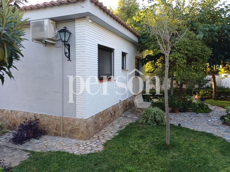 Foto 9508987a-f4c9-4e1d-804d-70f6f0d6bdd0. Casa amb piscina a La Loma Chiva