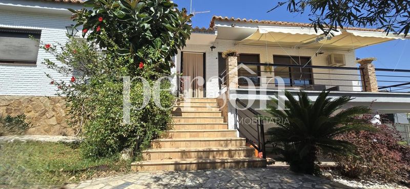 Foto 9c612b6e-91dd-425e-8db8-a7a3f01c529c. Casa amb piscina a La Loma Chiva