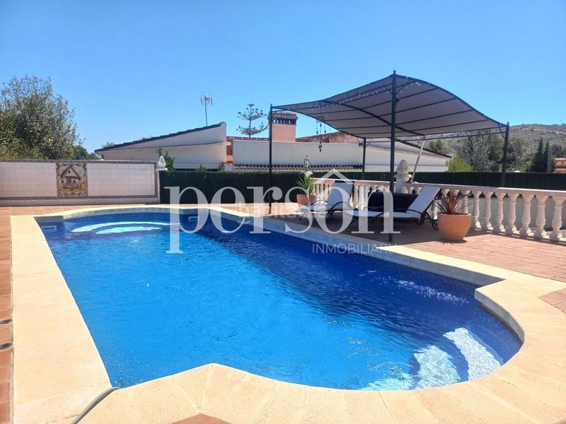 Foto d4d0dffb-3976-448b-80af-59bd5a88e087. Casa amb piscina a La Loma Chiva