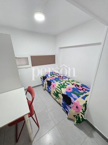 Foto 012775f3-8ff6-4f33-8d02-2a70fbf58816. Planta baixa a El Pilar Valencia