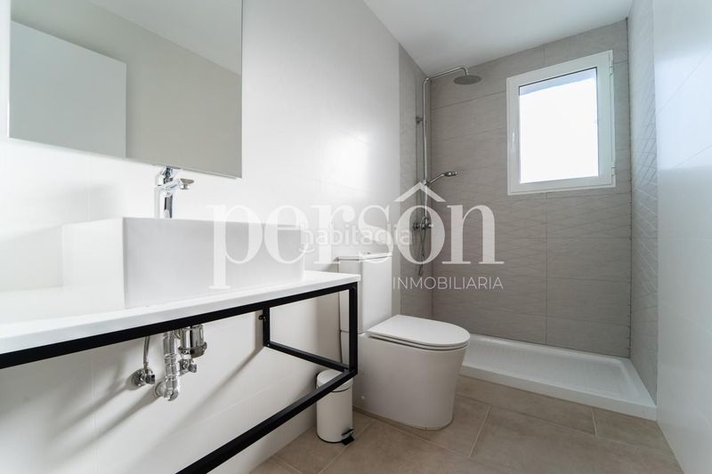 Foto 842f7d70-d04b-4484-a59a-4964cfe360e2. Edificio in Picassent