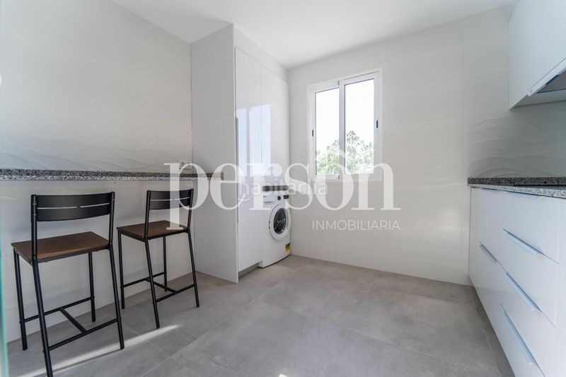 Foto e8b13166-19ca-4bfe-8f7a-fbebd83c3ebe. Edificio in Picassent