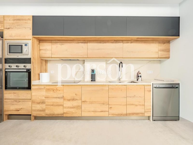 Foto 151755a3-3e5b-4fb9-b1a2-0b4f231996a9. Dúplex amb piscina a El Botànic Valencia