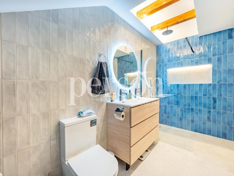 Foto beeece8f-e13c-4389-858d-4504a7f11009. Dúplex amb piscina a El Botànic Valencia