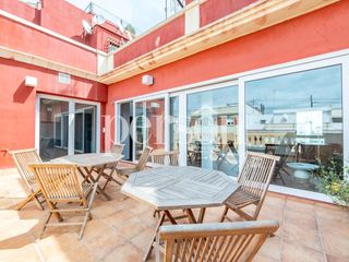 Lloguer Àtic a Sant Francesc. Ático exclusivo con dos terrazas y vistas al miguelete en pleno