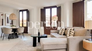 Alquiler Piso en El Carme. Vivienda moderna con garaje en el centro histórico de valencia