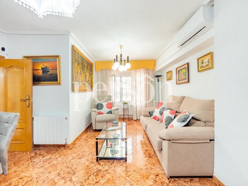 Foto 12337116-519c-44f0-b4ed-34d144380329. Pis a Ciutat Fallera Valencia